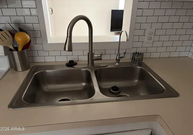 Photo 3 of Manufactured home for sale at 1147 S Sioux Dr, Apache Junction, AZ 85119 | MLS# 7077546 | Listing updated on 2026-09-14