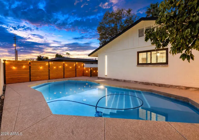 Photo 4 of Single family home for sale at 709 E Royal Palm Rd, Phoenix, AZ 85020 | MLS# 7077874 | Listing updated on 2026-09-12