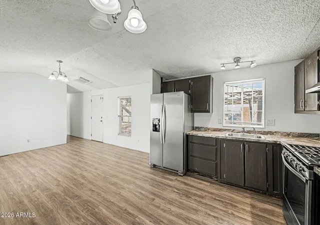 Photo 3 of Manufactured home for sale at 303 E S Mountain Ave #88, Phoenix, AZ 85042 | MLS# 7078355 | Listing updated on 2026-09-14