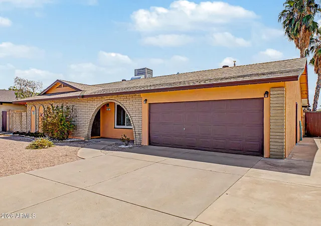 Photo 3 of Single family home for sale at 4031 W Yucca St, Phoenix, AZ 85029 | MLS# 7077742 | Listing updated on 2026-09-16