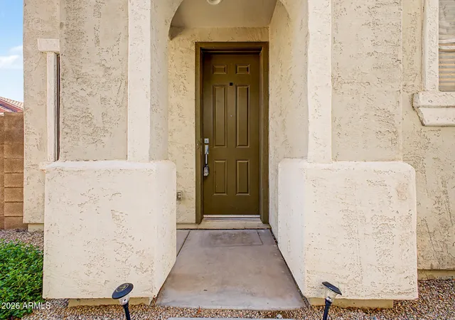 Photo 3 of Single family home for sale at 889 E Stottler Dr, Gilbert, AZ 85296 | MLS# 7078645 | Listing updated on 2026-10-06