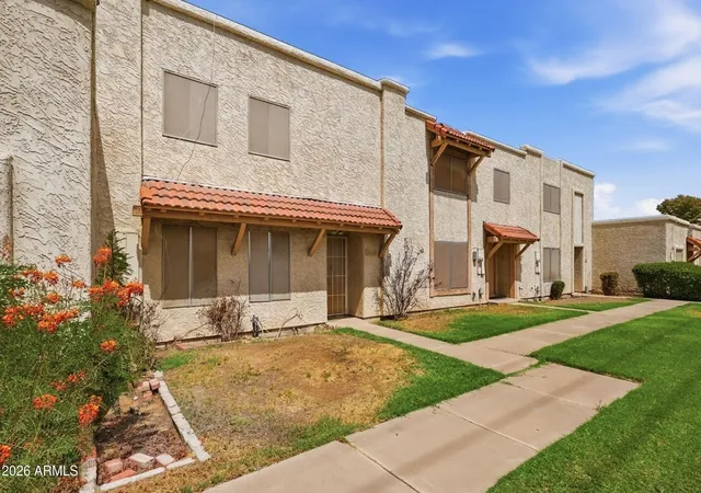 Photo 4 of Townhouse for sale at 3131 W Loma Ln, Phoenix, AZ 85051 | MLS# 7077923 | Listing updated on 2026-09-11