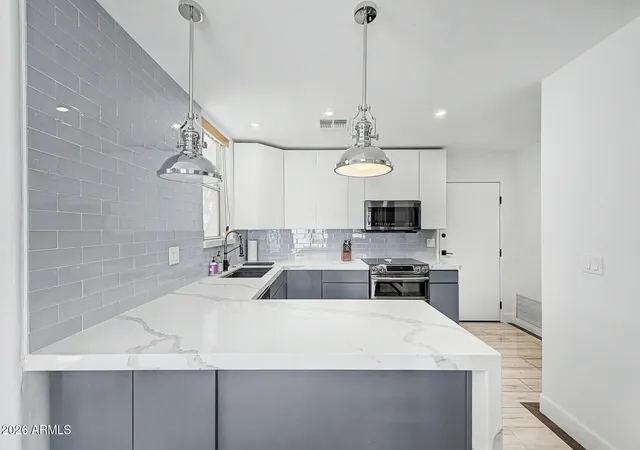 Photo 3 of Townhouse for sale at 1750 E Ocotillo Rd #4, Phoenix, AZ 85016 | MLS# 7079429 | Listing updated on 2026-09-21
