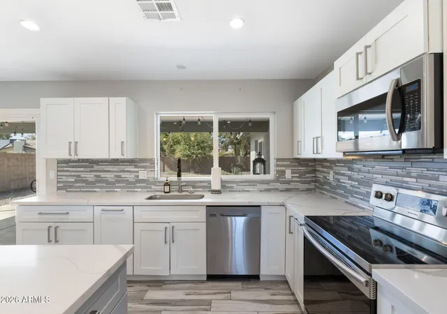 Single family home for sale at 2418 W Calavar Rd, Phoenix, AZ 85023 | MLS# 7078873