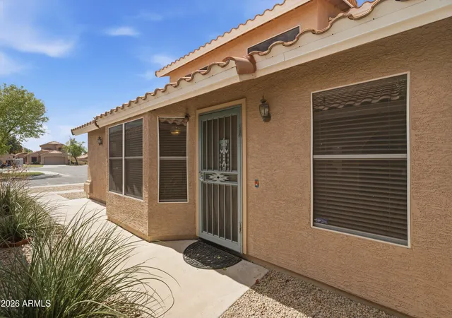 Photo 3 of Single family home for sale at 7942 W Paradise Dr, Peoria, AZ 85345 | MLS# 7078847 | Listing updated on 2026-09-17