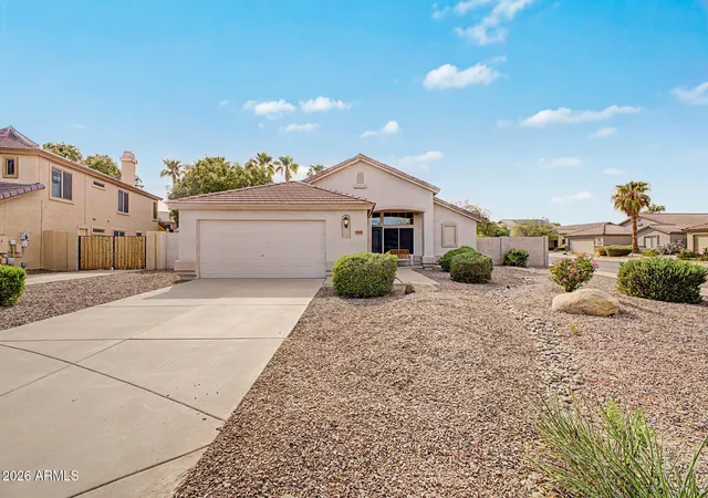 Photo 2 of Sale Pending at 7457 W Tonopah Dr, Glendale, AZ 85308 | MLS# 7078027 | Listing updated on 2026-09-24