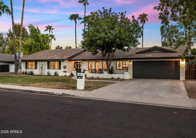 Photo 2 of Single family home for sale at 801 W Gleneagles Dr, Phoenix, AZ 85023 | MLS# 7078748 | Listing updated on 2026-09-13