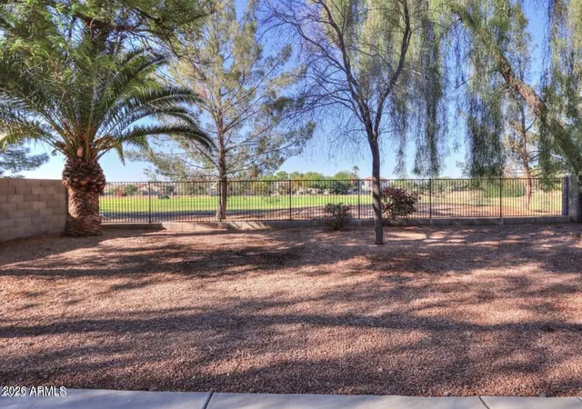 Photo 4 of Single family home for sale at 946 S Parkcrest St, Gilbert, AZ 85296 | MLS# 7078078 | Listing updated on 2026-09-28