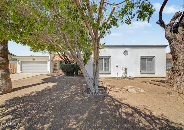 Photo 2 of Single family home for sale at 5816 W Royal Palm Rd, Glendale, AZ 85302 | MLS# 7078388 | Listing updated on 2026-09-11