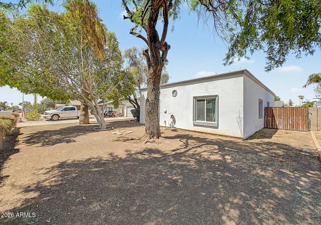 Photo 3 of Single family home for sale at 5816 W Royal Palm Rd, Glendale, AZ 85302 | MLS# 7078388 | Listing updated on 2026-09-11