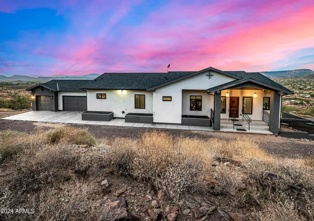 Photo 1 of Mansion for sale at 1829 W Cloud Rd, Phoenix, AZ 85086 | MLS# 7078576 | Listing updated on 2026-09-11