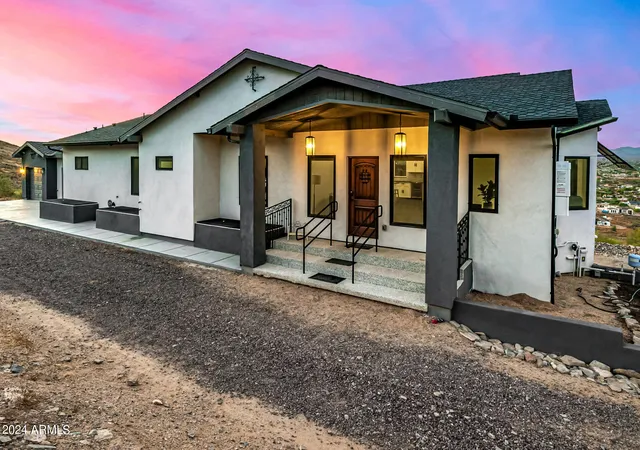 Photo 2 of Mansion for sale at 1829 W Cloud Rd, Phoenix, AZ 85086 | MLS# 7078576 | Listing updated on 2026-09-11