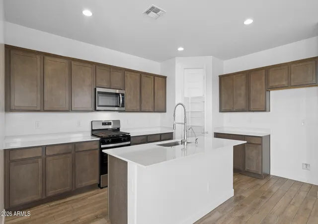 Photo 4 of Sale Pending at 2611 W Solstice Ave, Apache Junction, AZ 85120 | MLS# 7077981 | Listing updated on 2026-09-19