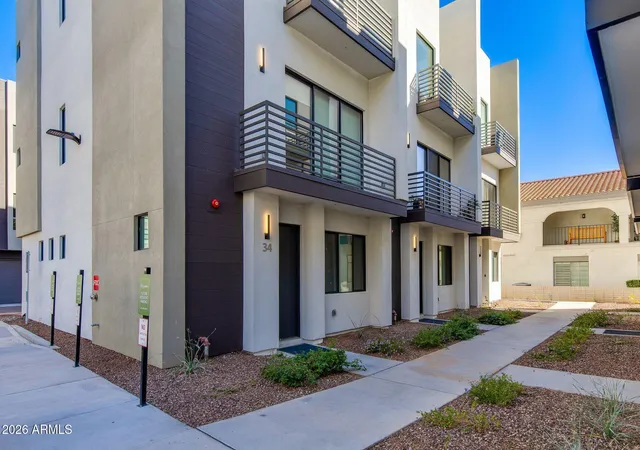 Photo 4 of Townhouse for sale at 4220 N 32nd Street #17, Phoenix, AZ 85018 | MLS# 7079293 | Listing updated on 2026-09-14