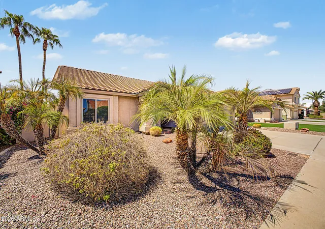 Photo 3 of Sale Pending at 19020 N 73rd Lane, Glendale, AZ 85308 | MLS# 7079147 | Listing updated on 2026-09-24