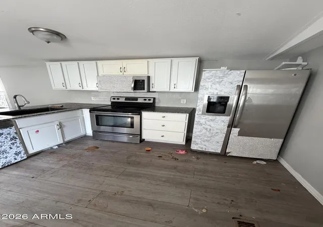 Photo 4 of Manufactured home for sale at 400 W Baseline Rd #347, Tempe, AZ 85283 | MLS# 7078129 | Listing updated on 2026-09-11