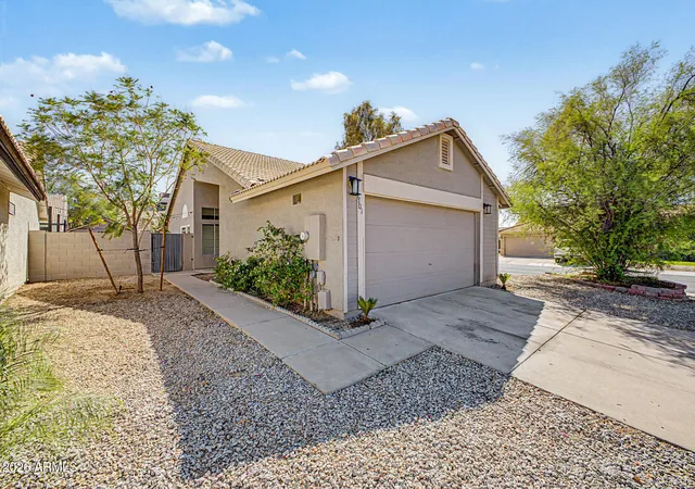 Photo 4 of Single family home for sale at 1701 E Carter Rd, Phoenix, AZ 85042 | MLS# 7078698 | Listing updated on 2026-09-15