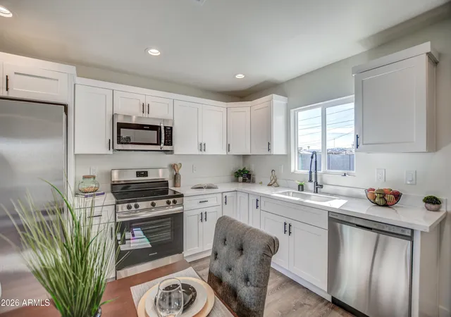 Photo 3 of Townhouse for sale at 1315 W Cocopah St, Phoenix, AZ 85007 | MLS# 7078551 | Listing updated on 2026-09-11