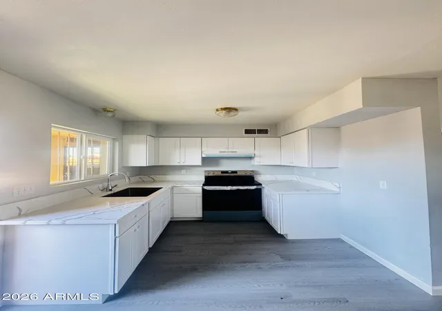 Photo 3 of Townhouse for sale at 4625 W Thomas Rd #83, Phoenix, AZ 85031 | MLS# 7078503 | Listing updated on 2026-09-15