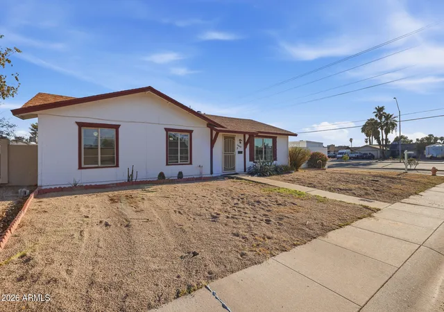 Photo 3 of Single family home for sale at 3449 W Mauna Loa Ln, Phoenix, AZ 85053 | MLS# 7079289 | Listing updated on 2026-09-15