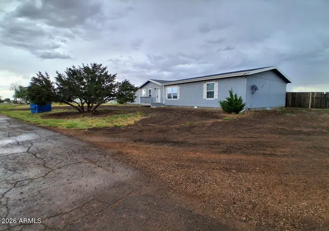 Photo 2 of Manufactured home for sale at 1137 W Mountain View Dr, Taylor, AZ 85939 | MLS# 7079238 | Listing updated on 2026-09-12
