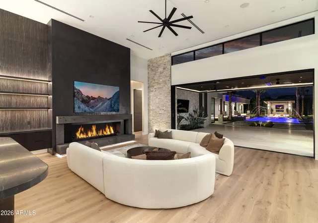 Photo 3 of Mansion for sale at 10170 E Cholla St, Scottsdale, AZ 85260 | MLS# 7078826 | Listing updated on 2026-09-11