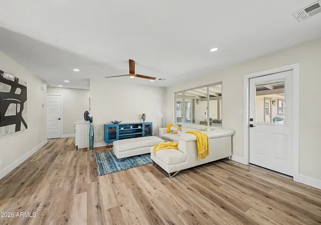 Photo 3 of Single family home for sale at 922 E Loyola Dr, Tempe, AZ 85282 | MLS# 7078849 | Listing updated on 2026-09-14