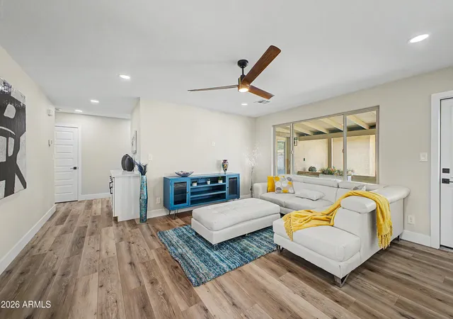 Photo 4 of Single family home for sale at 922 E Loyola Dr, Tempe, AZ 85282 | MLS# 7078849 | Listing updated on 2026-09-14