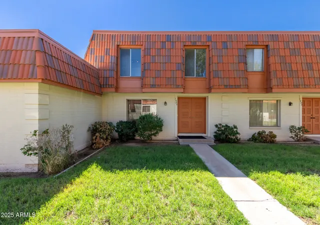 Townhouse for sale at 7809 N 49th Avenue, Glendale, AZ 85301 | MLS# 7078796