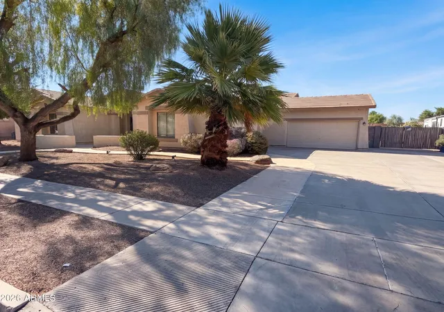 Photo 4 of Single family home for sale at 8027 W San Miguel Ave, Glendale, AZ 85303 | MLS# 7078834 | Listing updated on 2026-09-12
