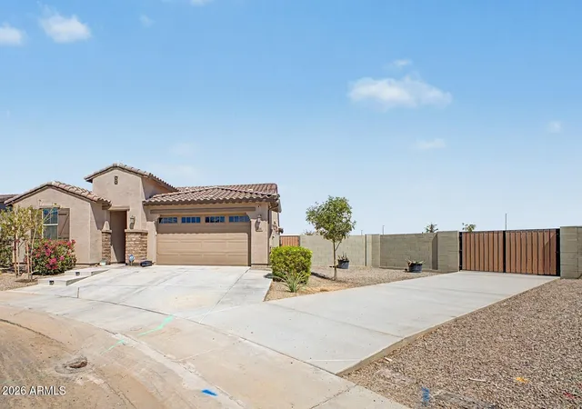 Photo 3 of Single family home for sale at 496 E Diamond Dr, Casa Grande, AZ 85122 | MLS# 7079355 | Listing updated on 2026-09-12