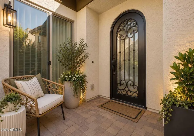 Photo 4 of Single family home for sale at 1559 W Sea Fog Dr, Gilbert, AZ 85233 | MLS# 7079404 | Listing updated on 2026-10-07