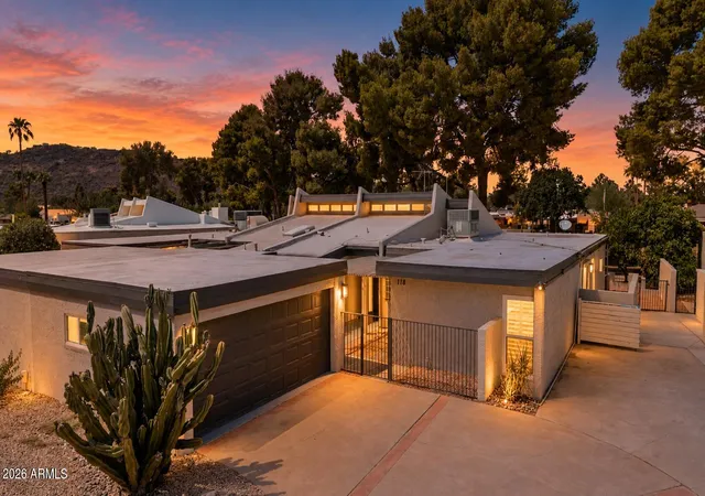 Photo 1 of Townhouse for sale at 118 W Tam Oshanter Dr, Phoenix, AZ 85023 | MLS# 7079153 | Listing updated on 2026-09-12