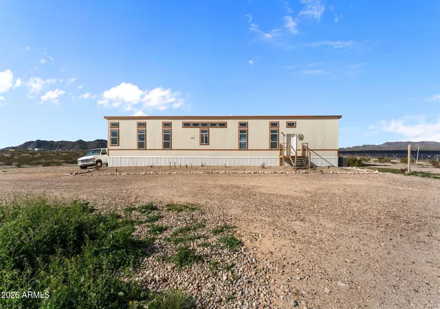 Photo 3 of Manufactured home for sale at 39050 Dobbins Ln, Salome, AZ 85348 | MLS# 7079163 | Listing updated on 2026-09-12