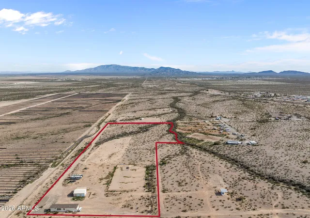 Photo 4 of Manufactured home for sale at 39050 Dobbins Ln, Salome, AZ 85348 | MLS# 7079163 | Listing updated on 2026-09-12