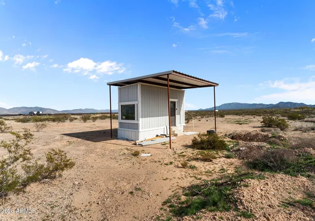 Photo 1 of Manufactured home for sale at 39067 Ave 57 1/4th, Salome, AZ 85348 | MLS# 7079175 | Listing updated on 2026-09-12