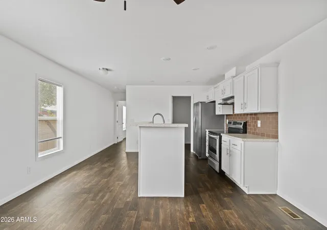 Photo 3 of Manufactured home for sale at 5601 W Missouri Ave #1, Glendale, AZ 85301 | MLS# 7079194 | Listing updated on 2026-09-12