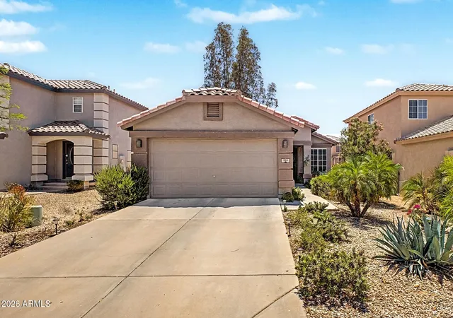 Photo 3 of Single family home for sale at 985 E Stardust Way, San Tan Valley, AZ 85143 | MLS# 7079340 | Listing updated on 2026-10-07