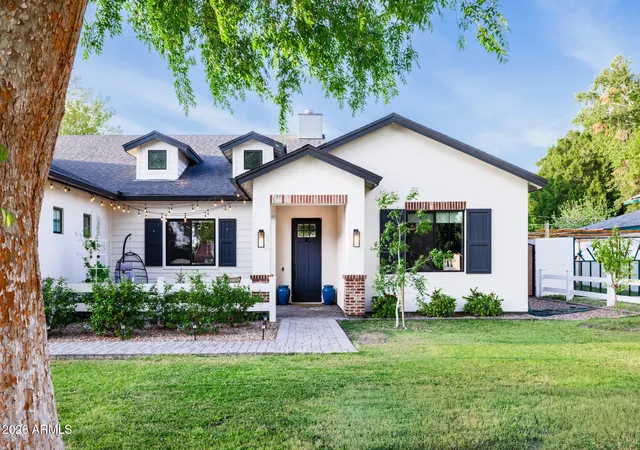 Photo 2 of Single family home for sale at 3216 E Weldon Ave, Phoenix, AZ 85018 | MLS# 7079609 | Listing updated on 2026-10-26