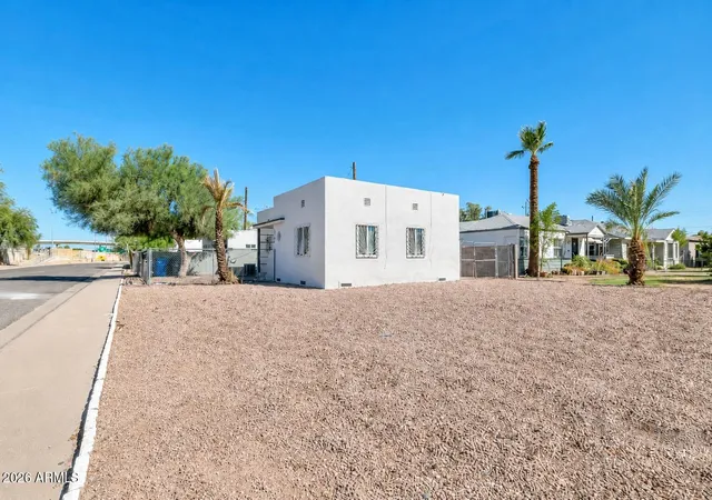 Photo 3 of Single family home for sale at 1729 E Moreland St, Phoenix, AZ 85006 | MLS# 7079419 | Listing updated on 2026-10-26