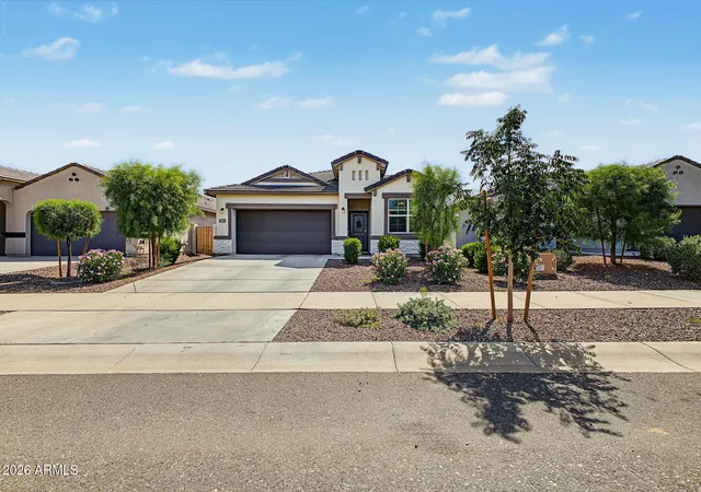 Photo 2 of Single family home for sale at 18641 W Desert Holw Dr, Wittmann, AZ 85361 | MLS# 7081797 | Listing updated on 2026-10-29