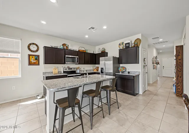 Photo 4 of Single family home for sale at 18641 W Desert Holw Dr, Wittmann, AZ 85361 | MLS# 7081797 | Listing updated on 2026-10-29
