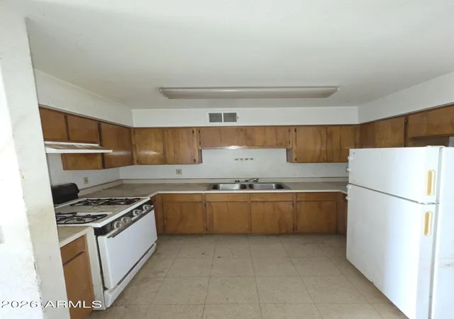 Photo 4 of Single family home for sale at 2211 W Hartford Ave, Phoenix, AZ 85023 | MLS# 7080228 | Listing updated on 2026-10-28