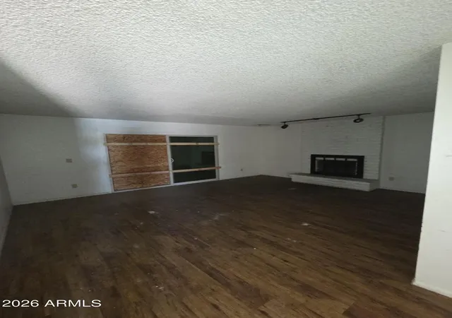 Photo 2 of Sale Pending at 901 W Angela Dr, Phoenix, AZ 85023 | MLS# 7080234 | Listing updated on 2026-10-26