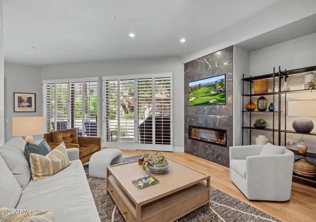 Listing Photo 2 - Condo for sale in building located at 8989 N Gainey Ctr Dr, Scottsdale, AZ 85258 - Unit #104