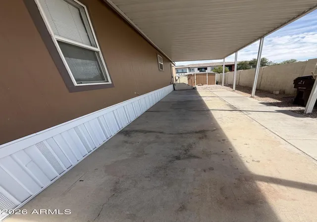 Photo 3 of Manufactured home for sale at 7810 W Peoria Ave #21, Peoria, AZ 85345 | MLS# 7083590 | Listing updated on 2026-09-25
