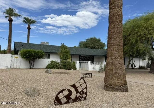 Photo 4 of Single family home for sale at 3034 N 34TH Place, Phoenix, AZ 85018 | MLS# 7081344 | Listing updated on 2026-10-02