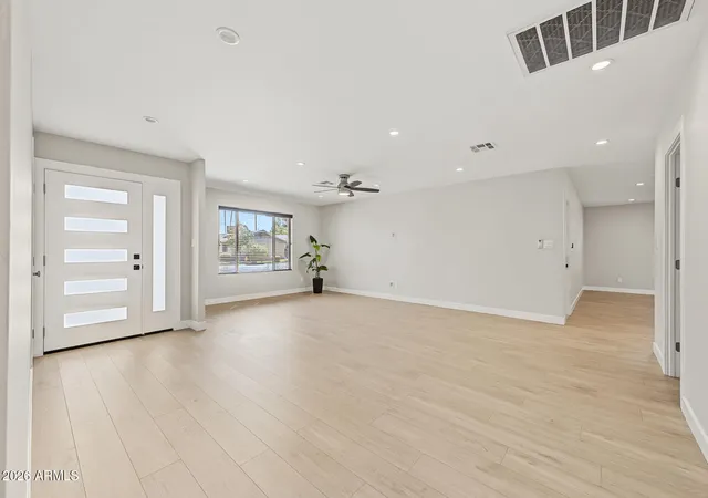 Photo 2 of Single family home for sale at 1650 W Loma Ln, Phoenix, AZ 85021 | MLS# 7084517 | Listing updated on 2026-10-19