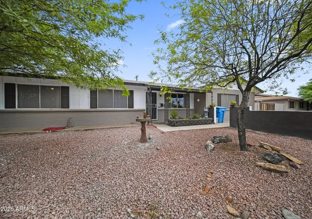 Photo 4 of Single family home for sale at 4035 W Orangewood Ave, Phoenix, AZ 85051 | MLS# 7083282 | Listing updated on 2026-10-29