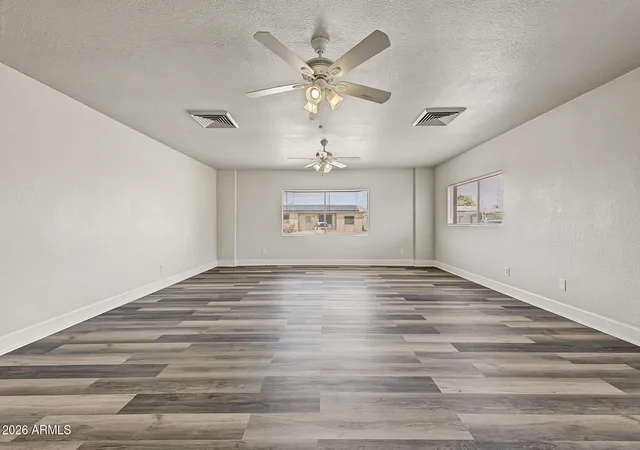 Photo 3 of Single family home for sale at 1005 W Danbury Rd, Phoenix, AZ 85023 | MLS# 7084504 | Listing updated on 2026-10-08